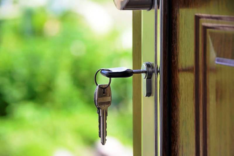 Securing Your Entrance Door With a Lifetime-Protected Key