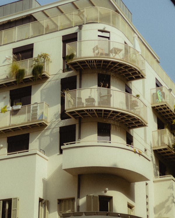 How Hurricane Windows Keep Miami Homes Safe